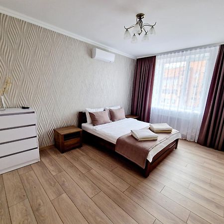 Apartament On Chornovola, 40 Жк "Варварівка" Lutsʼk 外观 照片
