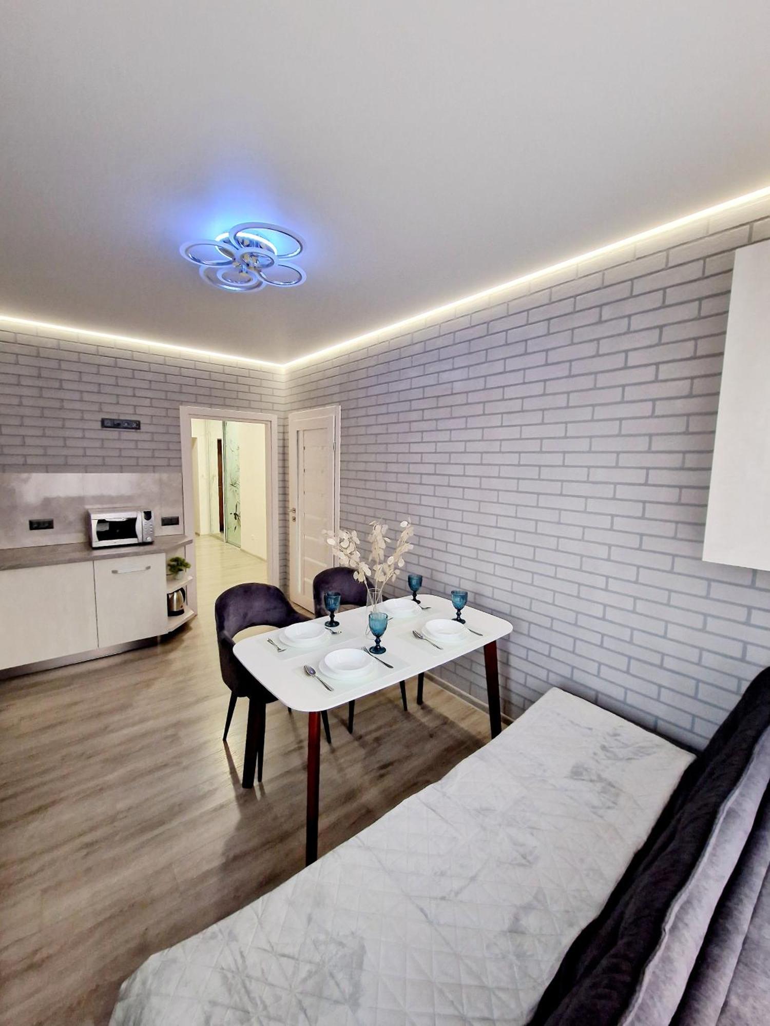 Apartament On Chornovola, 40 Жк "Варварівка" Lutsʼk 外观 照片