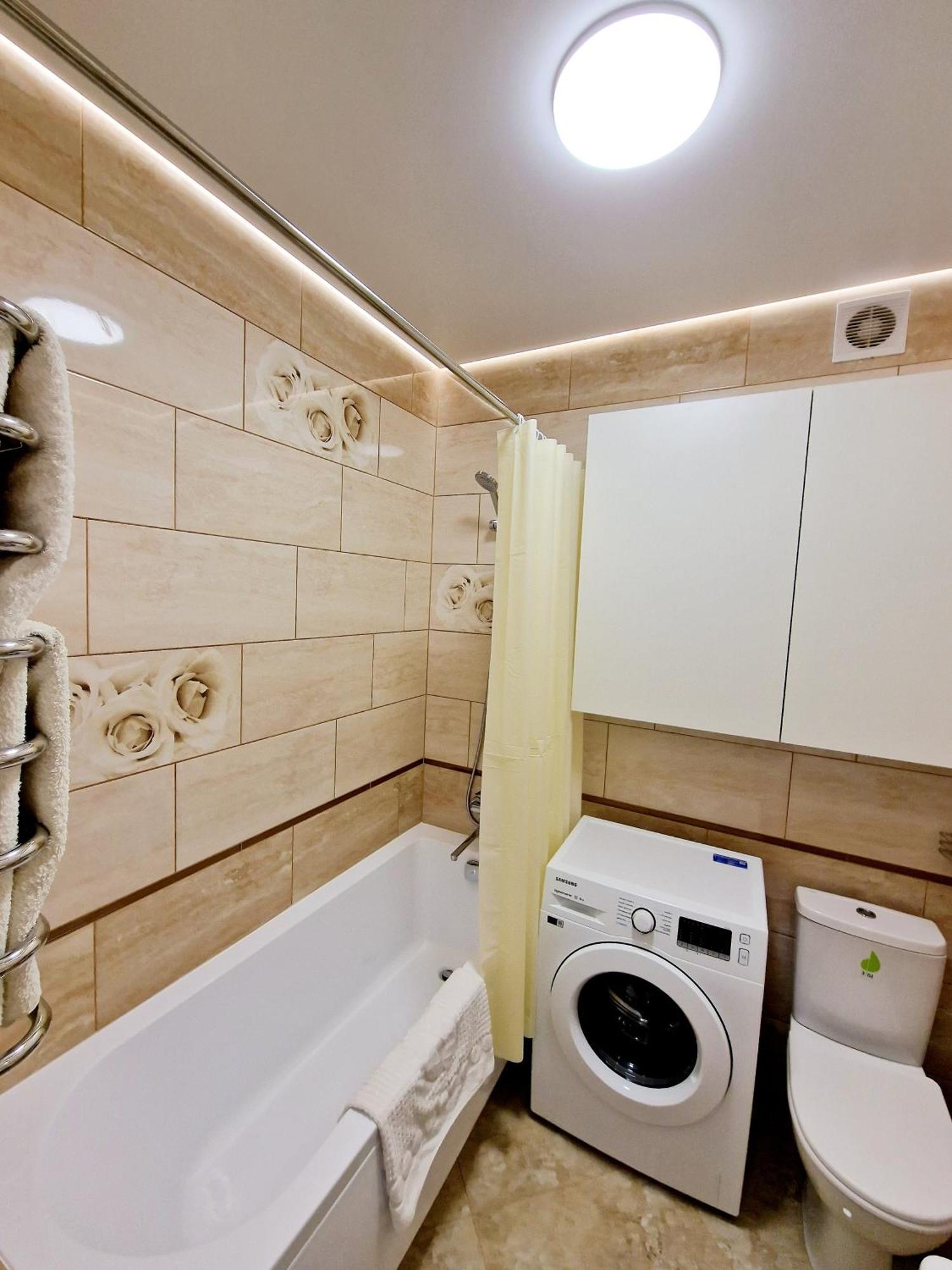 Apartament On Chornovola, 40 Жк "Варварівка" Lutsʼk 外观 照片